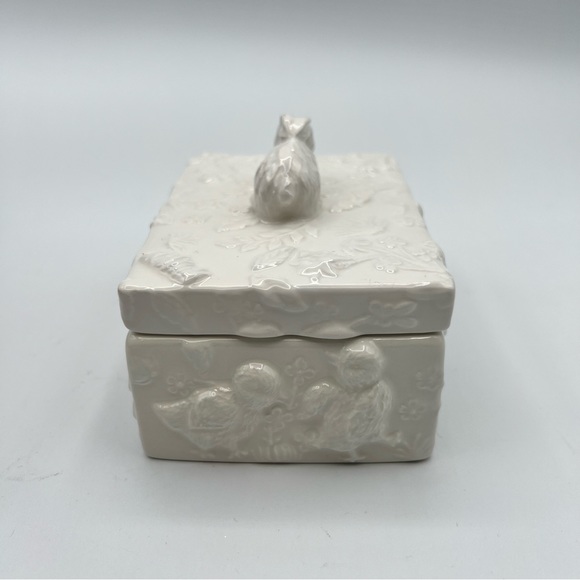 Bunny Rabbit Trinket Box Ducks Chicks Lambs Flowers Global Design Kate Williams - Picture 7 of 16